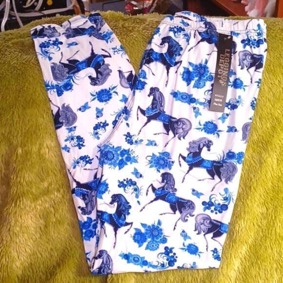 Carousel 🎠 leggings from Leggings Depot - Picture 1 of 2